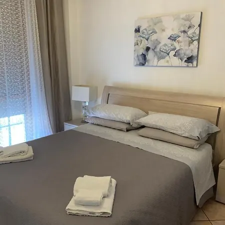 Aria Di Casa בית הארחה *